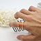 Διευθετήσιμο δαχτυλίδι νεφριτών δέσμευσης κοσμήματος μαργαριταριών πολύτιμων λίθων συνήθειας 15 - 18mm για τις γυναίκες